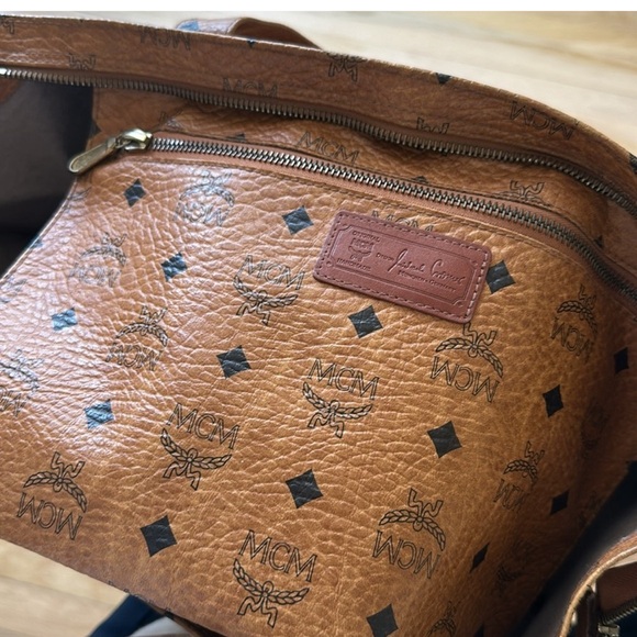 Mcm Visetos Monogram carry all tote authentic hang bag - Picture 6 of 16